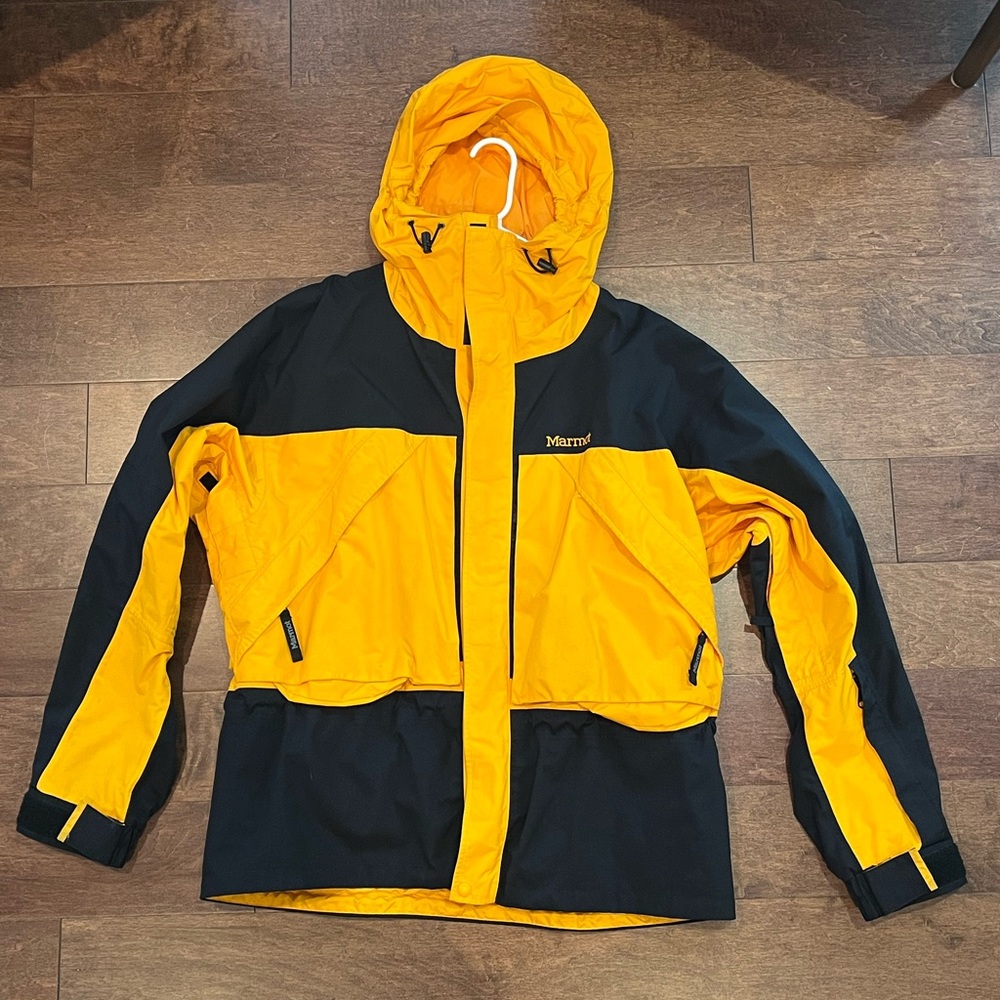 Marmot hard shell size Large - waterproof ski jacket